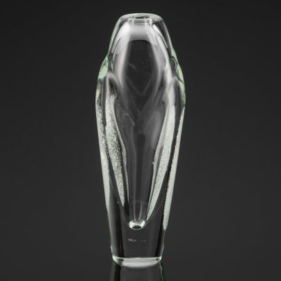 Ваза необычной формы, украшенная белой обсыпкой, дизайнер Ladislav Palecek, номер модели 7420/32, стекло, бульгазе, Скрдловице (Skrdlovice), Чехословакия, 1970-1980 гг.