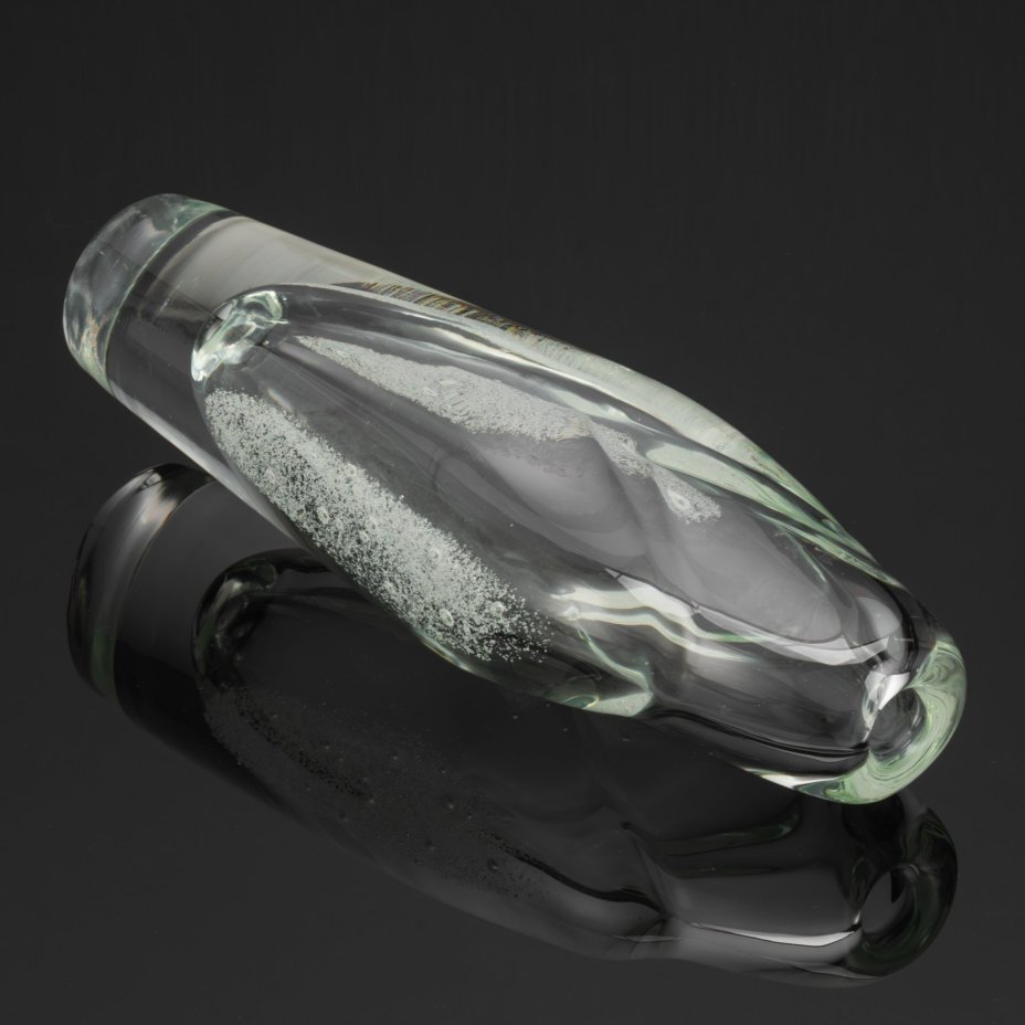 Ваза необычной формы, украшенная белой обсыпкой, дизайнер Ladislav Palecek, номер модели 7420/32, стекло, бульгазе, Скрдловице (Skrdlovice), Чехословакия, 1970-1980 гг.