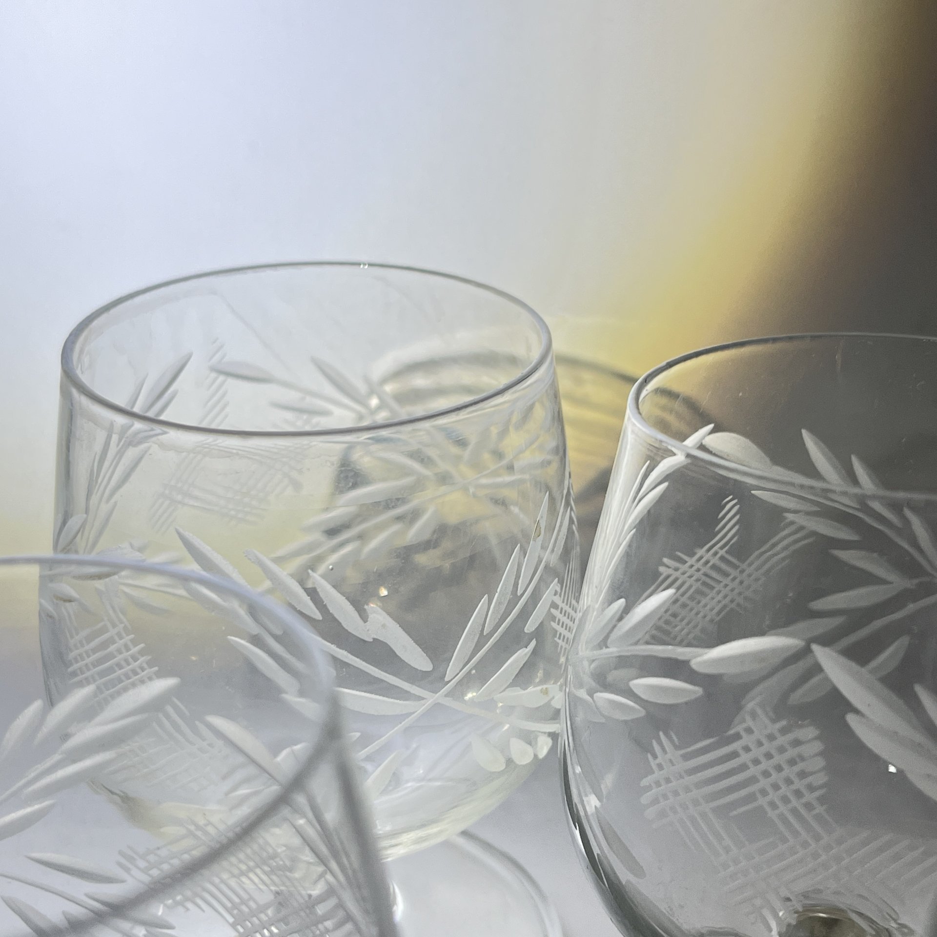 Набор из 4 рюмок с резным цветочным декором, стекло, алмазная грань, Россия, 1980-2010 гг.