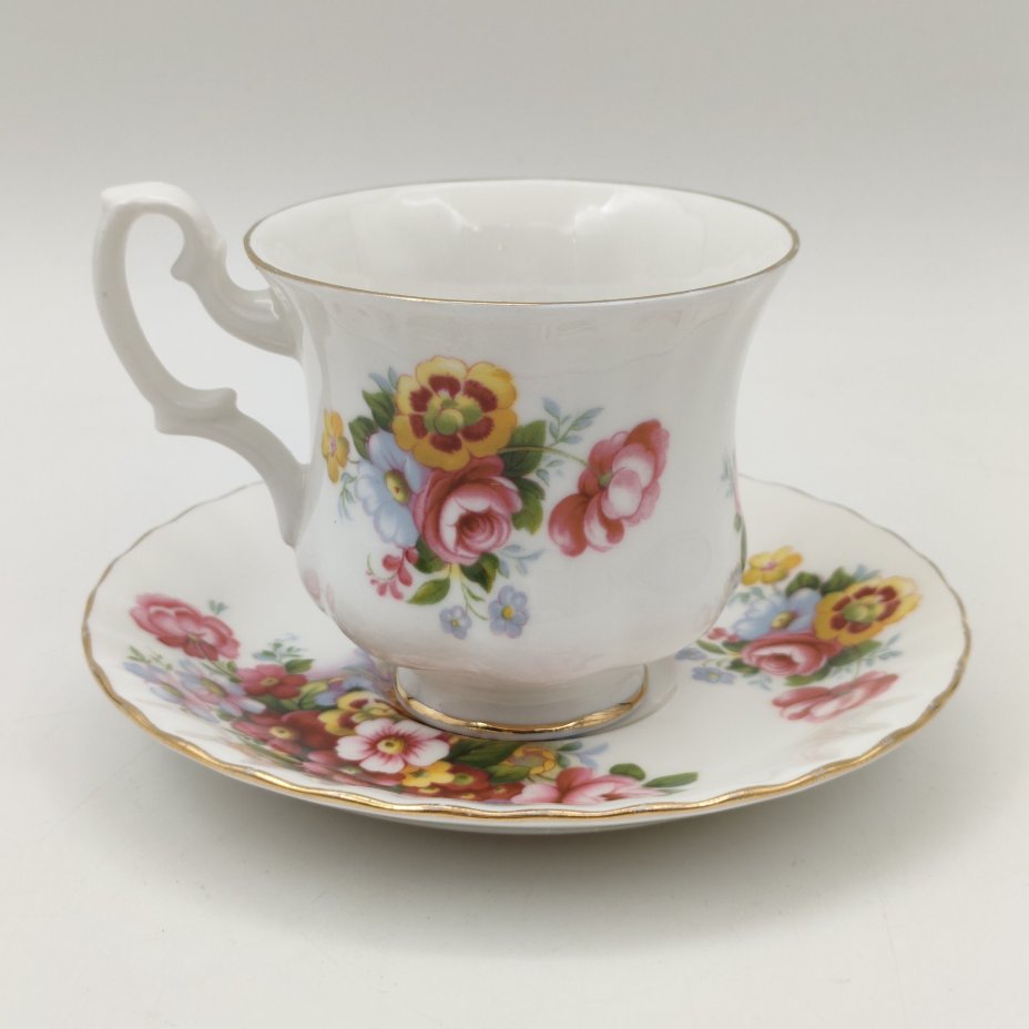 Кофейная пара с ярким цветочным декором  Fairford, фарфор, деколь, золочение, Royal Albert, Великобритания, 2000-2010 гг.