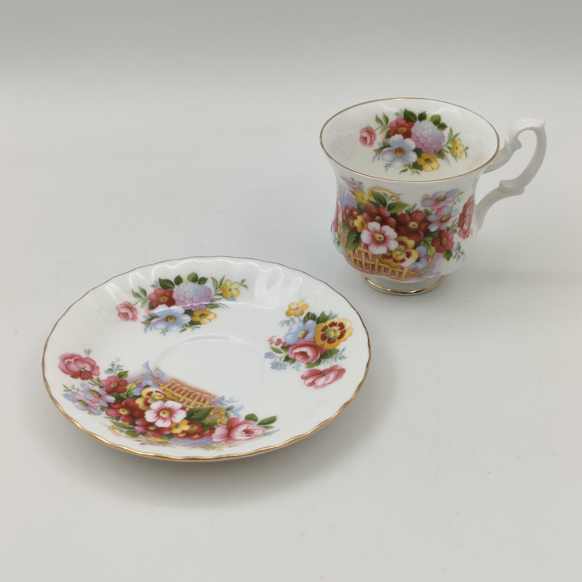 Кофейная пара с ярким цветочным декором  Fairford, Royal Albert