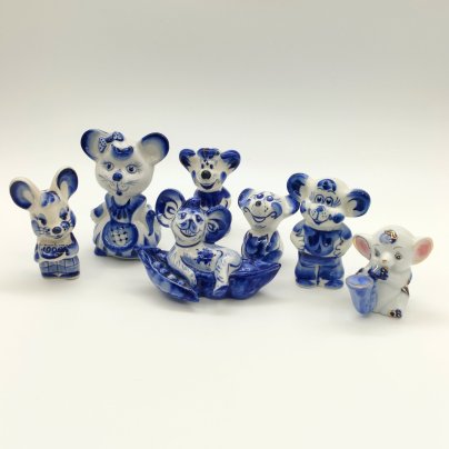 Набор из семи статуэток "Мышки", Гжель, фарфор, роспись, золочение, Россия, 1980-2010 гг.