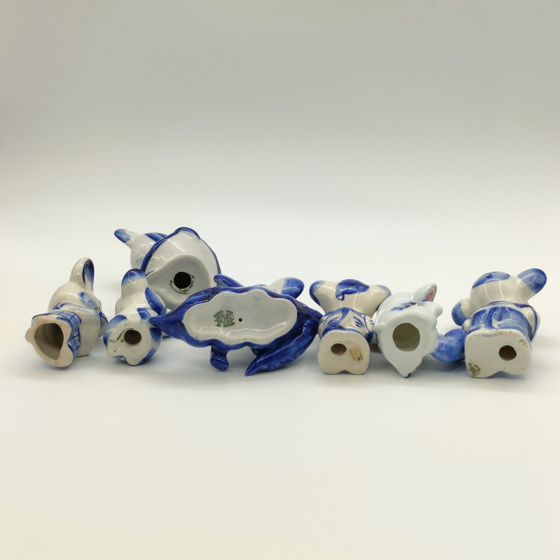 Набор из семи статуэток "Мышки", Гжель, фарфор, роспись, золочение, Россия, 1980-2010 гг.