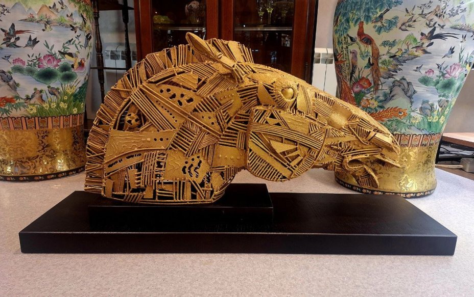 Скульптура "Буцефал" ("Голова коня"), скульптор Корнюшин Василий Владимирович, металл, крашение, Российская Федерация, 2017 г.