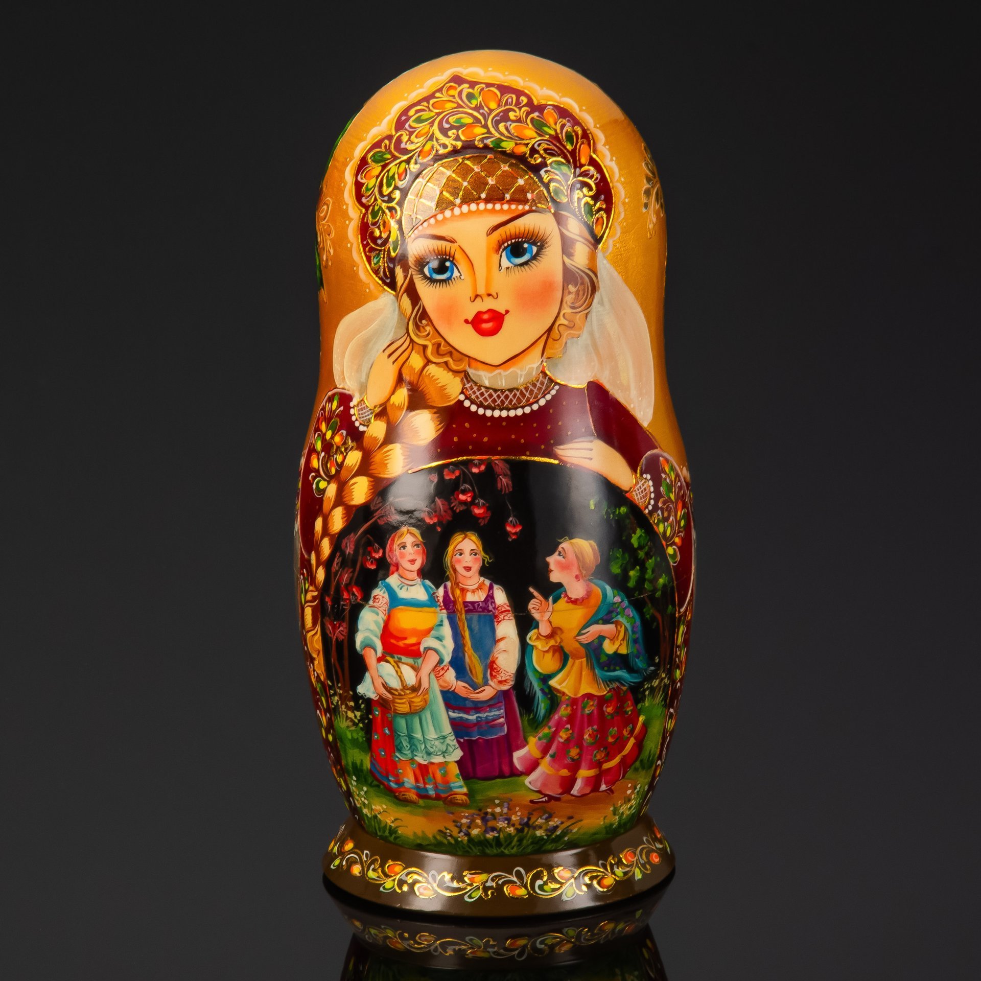 Матрешка золотая "Девицы" (5 мест), автор росписи С.А. Лонченкова, дерево, лак, роспись, золочение, Российская Федерация, 2025 г.