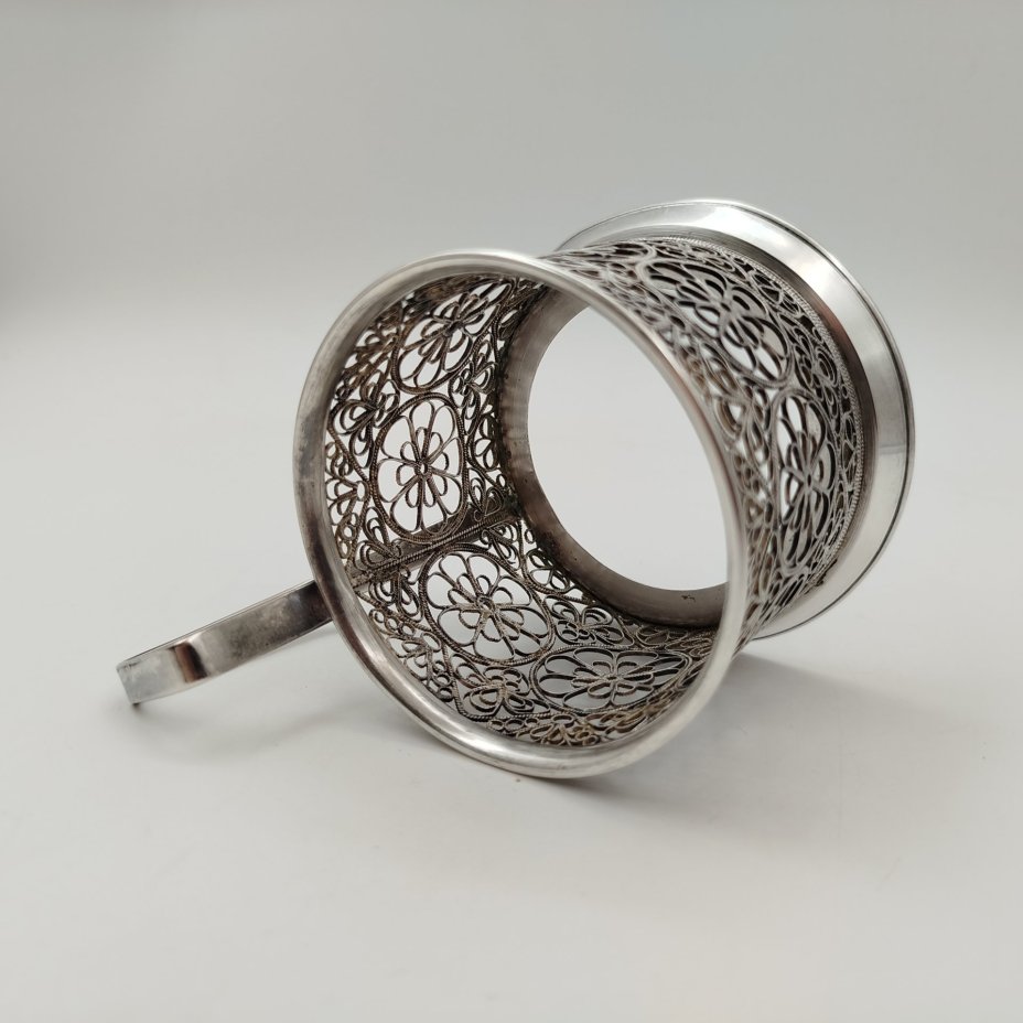 Подстаканник ажурный с цветочным декором, мНЦ (медь-никель-цинк), стекло, Мстерская художественная фабрика  «Ювелир», СССР, 1960-1980 гг.