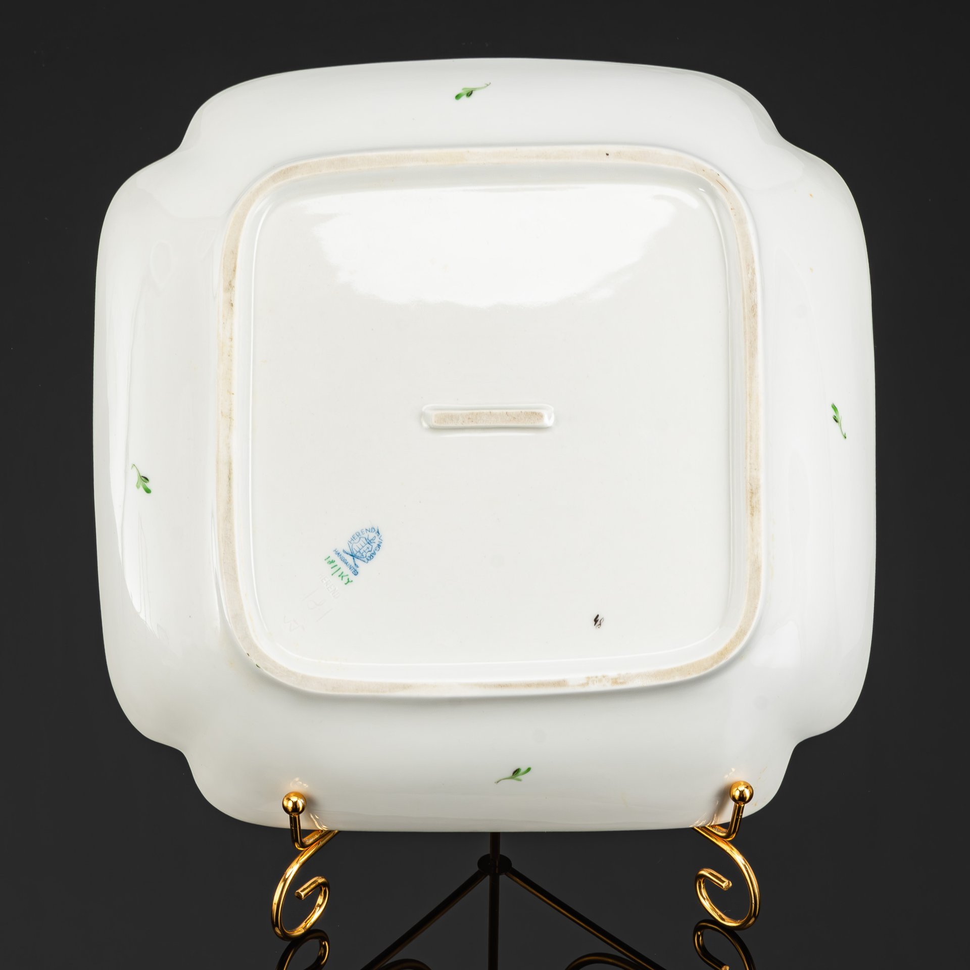 Салатник (блюдо) из серии Kitty (KY), фарфор, роспись, золочение, Herend (Херенд), Венгрия, 1980-1990 гг.