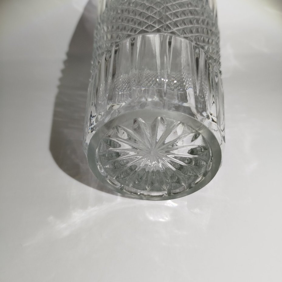 Ваза с рельефным геометрическим декором