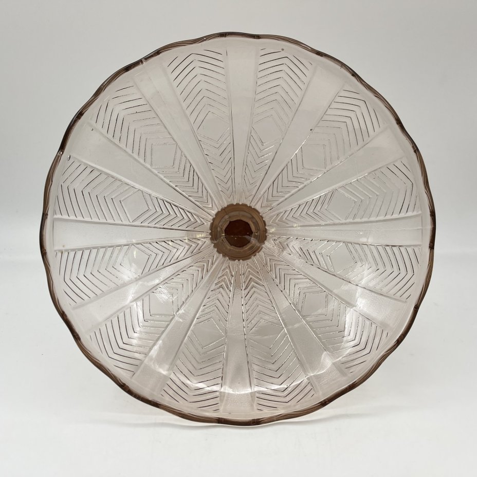 Фруктовница коричневатого оттенка с геометрическим декором