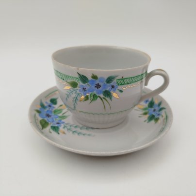 Пара чайная с цветочным декором, подпись "Чашка для Наташи. Разукрасил А.К. Каспаров", фарфор, роспись, золочение, Российская Федерация, 1993 г.