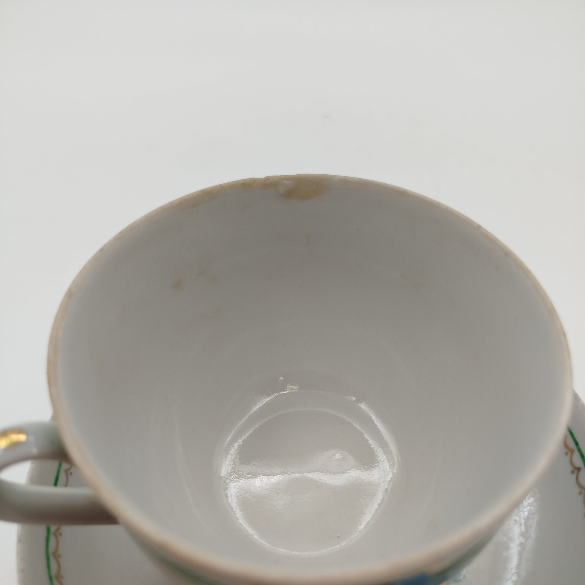 Пара чайная с цветочным декором, подпись "Чашка для Наташи. Разукрасил А.К. Каспаров", фарфор, роспись, золочение, Российская Федерация, 1993 г.