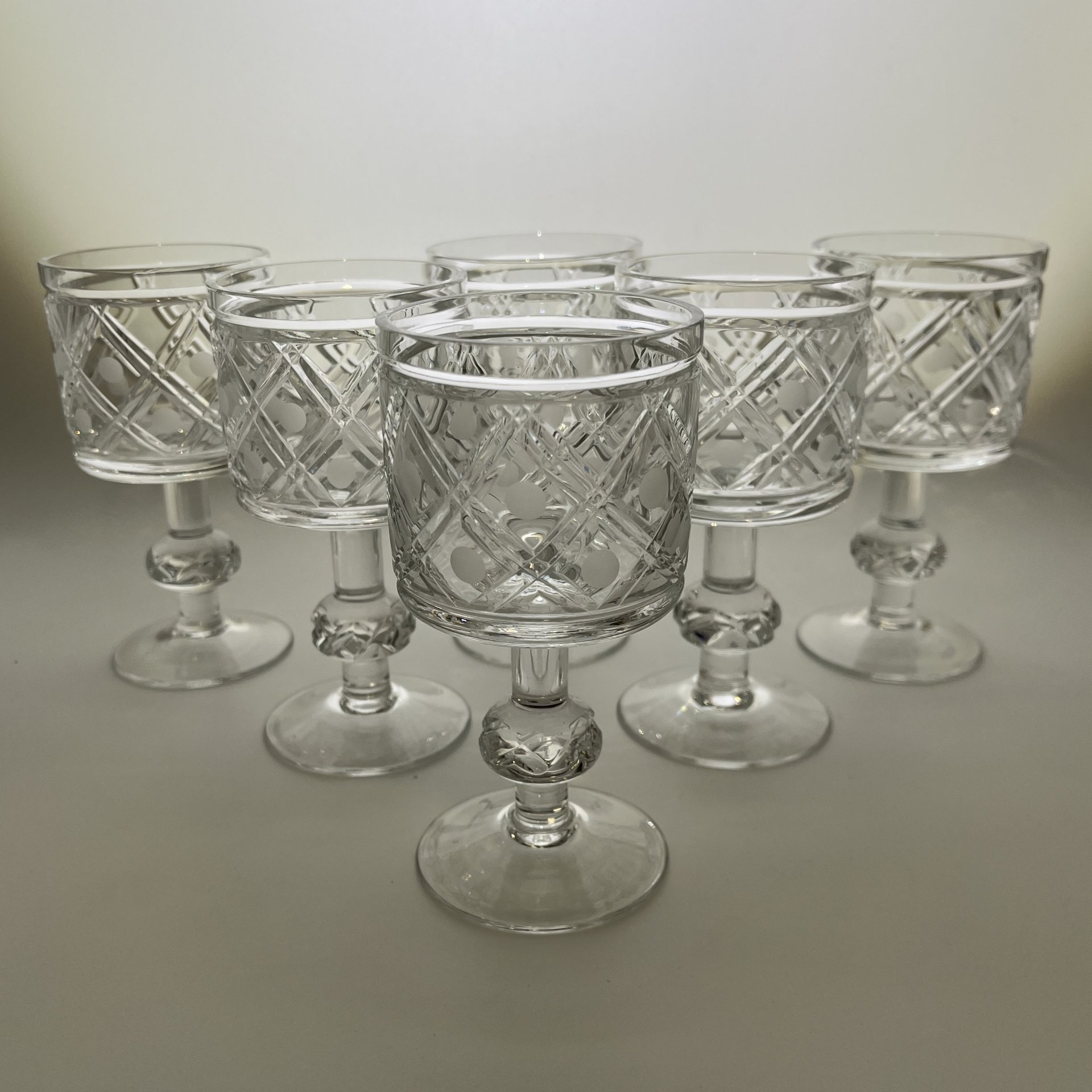 Набор рюмок из сервиза "Новогодний" на 6 персон, автор Л.О. Юрген, хрусталь, алмазная грань, Ленинградский завод художественного стекла (ЛЗХС), СССР, 1970-1980 гг.