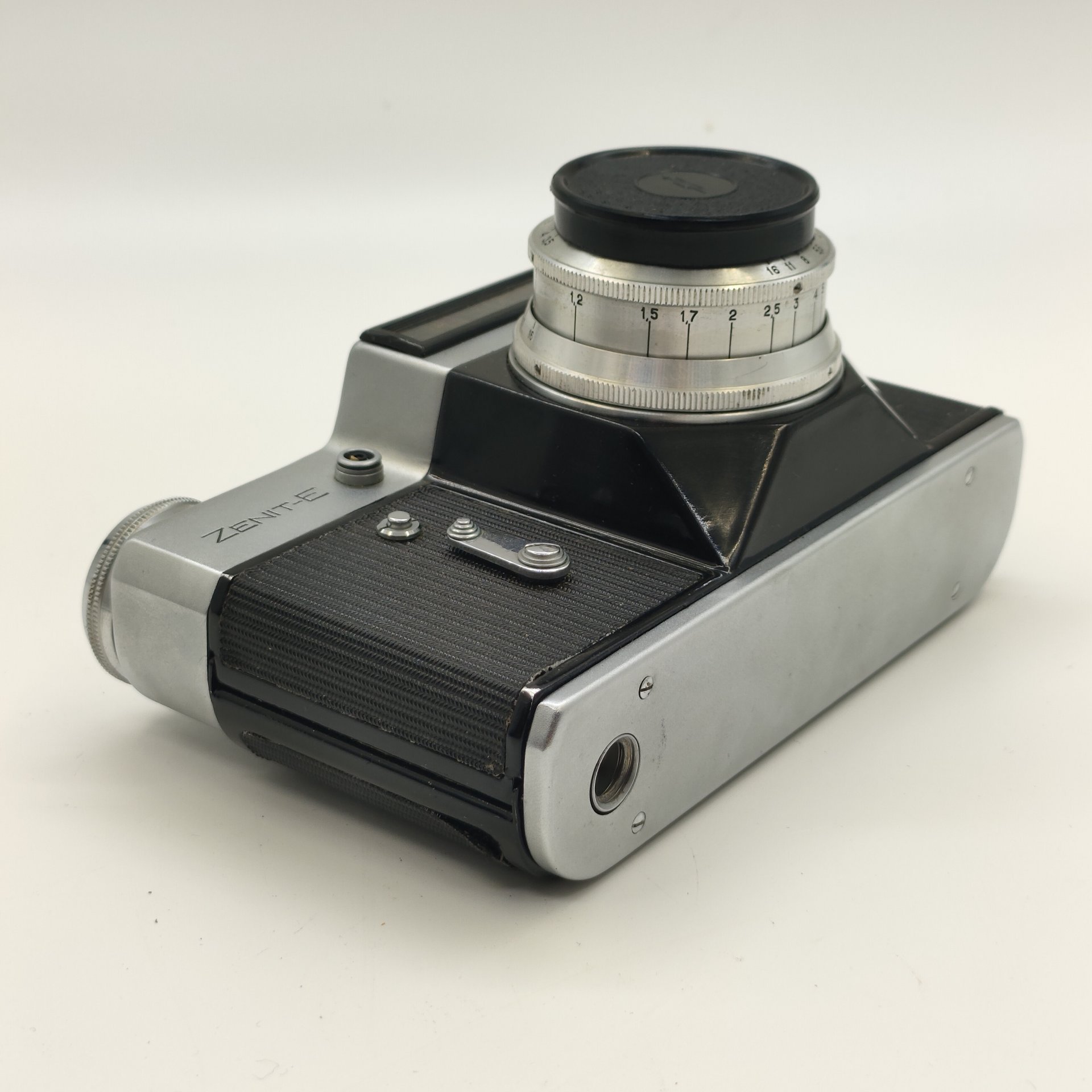 Фотоаппарат "Зенит-Е"  с объективом "Индустар-50"в оригинальном кофре, металл, стекло, пластик, кожа, Красногорский механический завод (КМЗ), СССР, 1965-1986 гг.