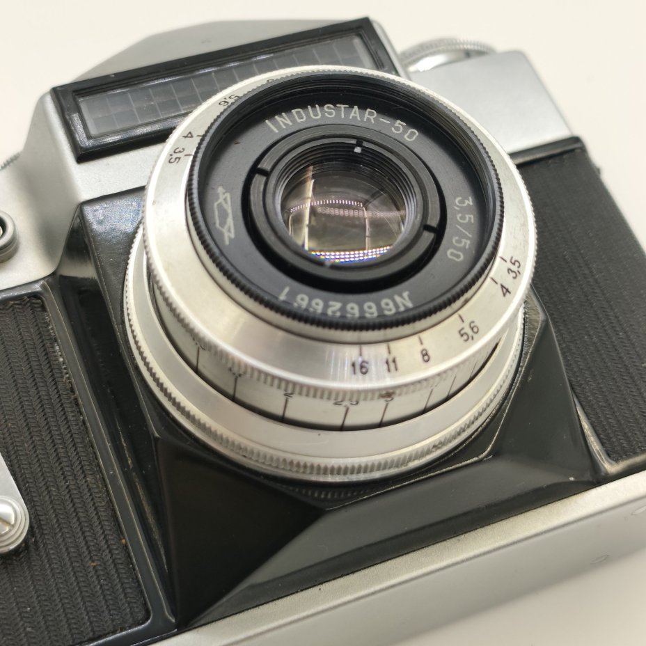 Фотоаппарат "Зенит-Е"  с объективом "Индустар-50"в оригинальном кофре, металл, стекло, пластик, кожа, Красногорский механический завод (КМЗ), СССР, 1965-1986 гг.