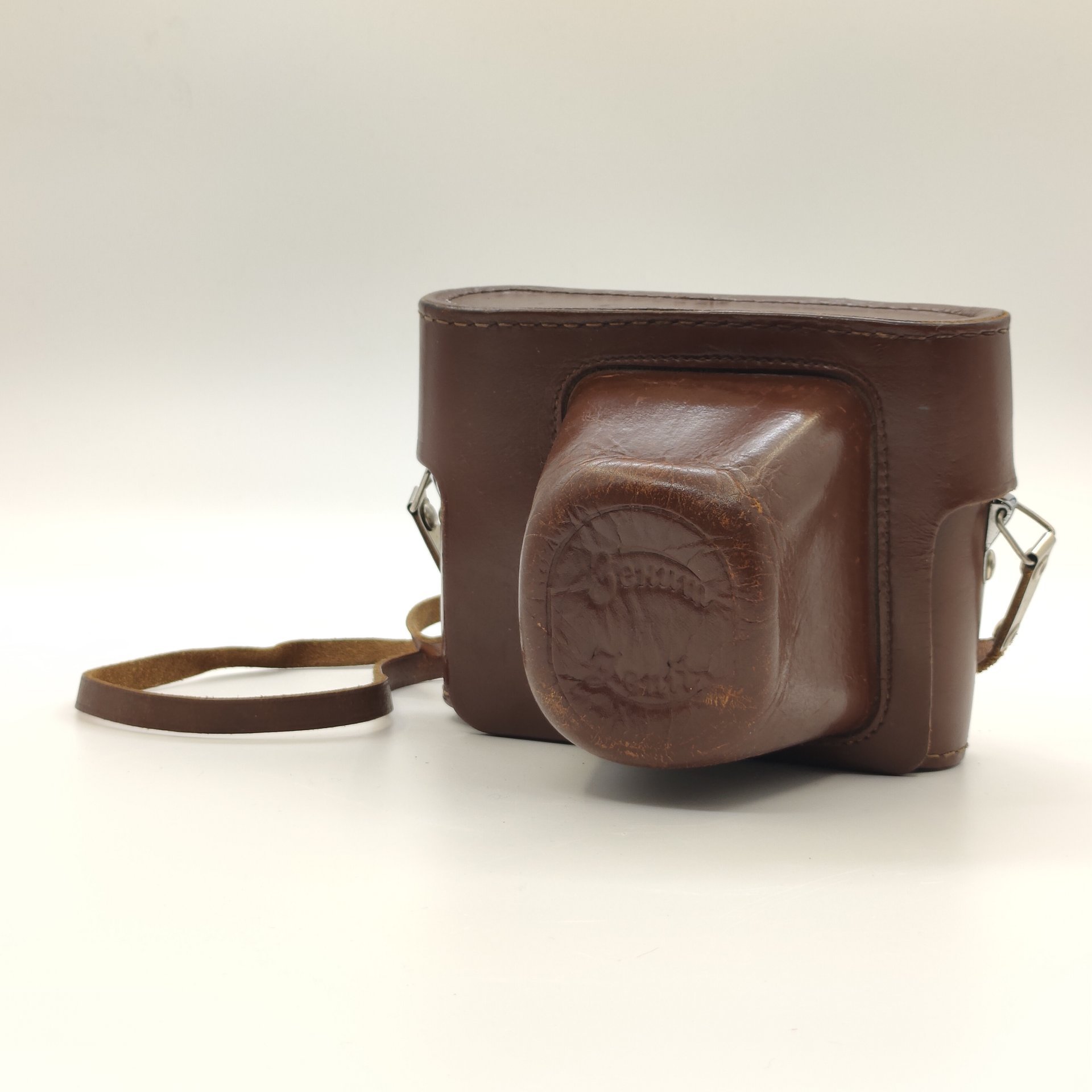 Фотоаппарат "Зенит-Е"  с объективом "Индустар-50"в оригинальном кофре, металл, стекло, пластик, кожа, Красногорский механический завод (КМЗ), СССР, 1965-1986 гг.