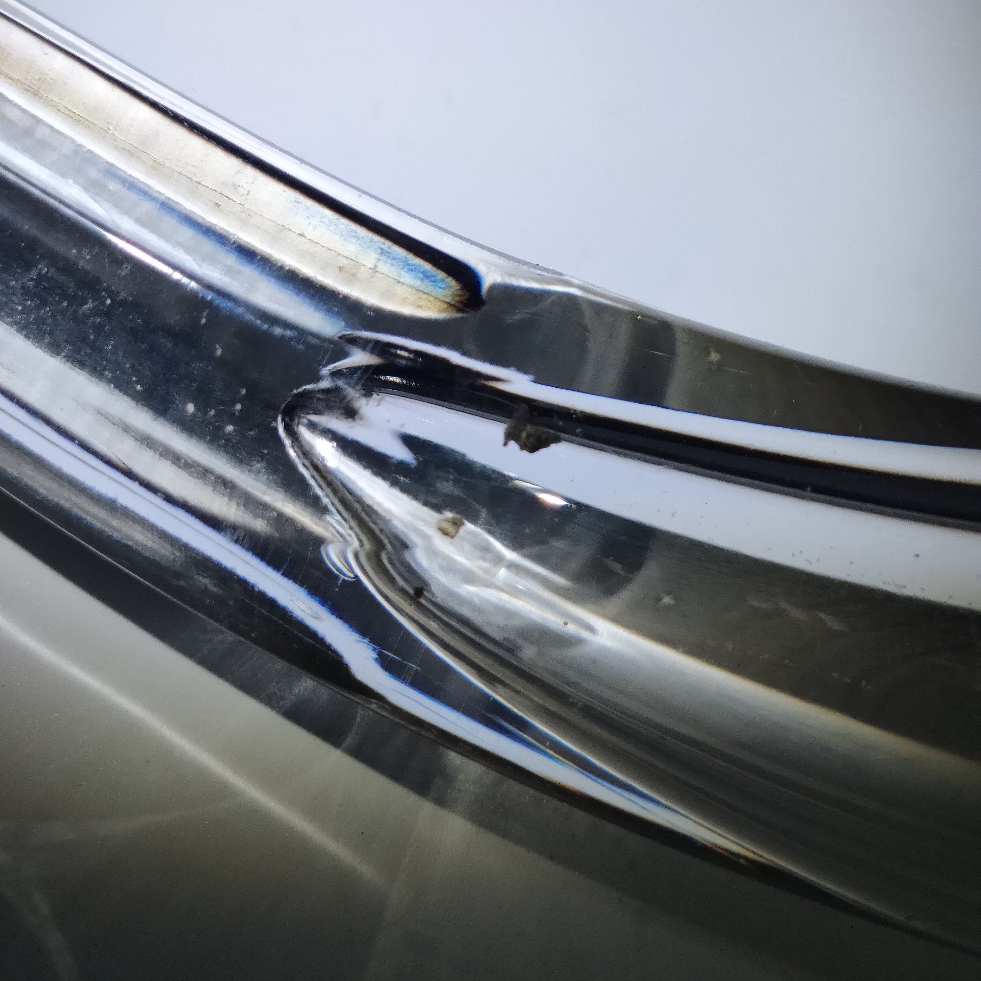 Крупный кубок для вина "Рог изобилия", украшенный геометрическим декором