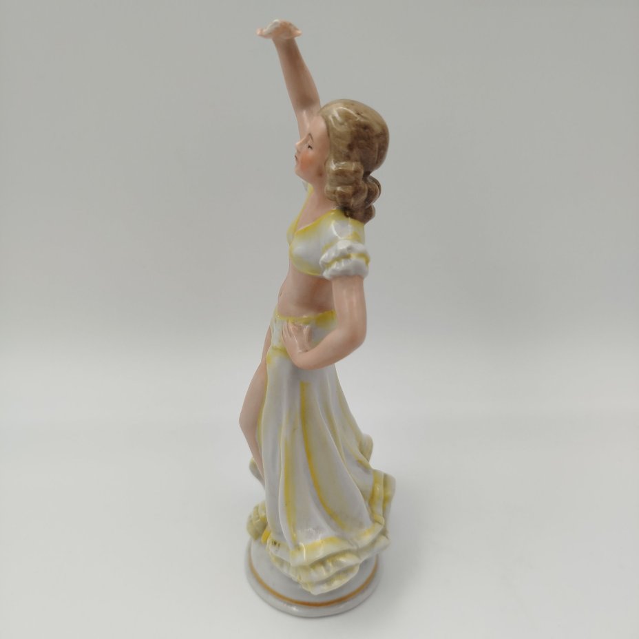 Статуэтка "Танцовщица в желтом платье", фарфор, роспись, Fasold & Stauch Bock Wallendorf, Германия, 1960-1972 гг.