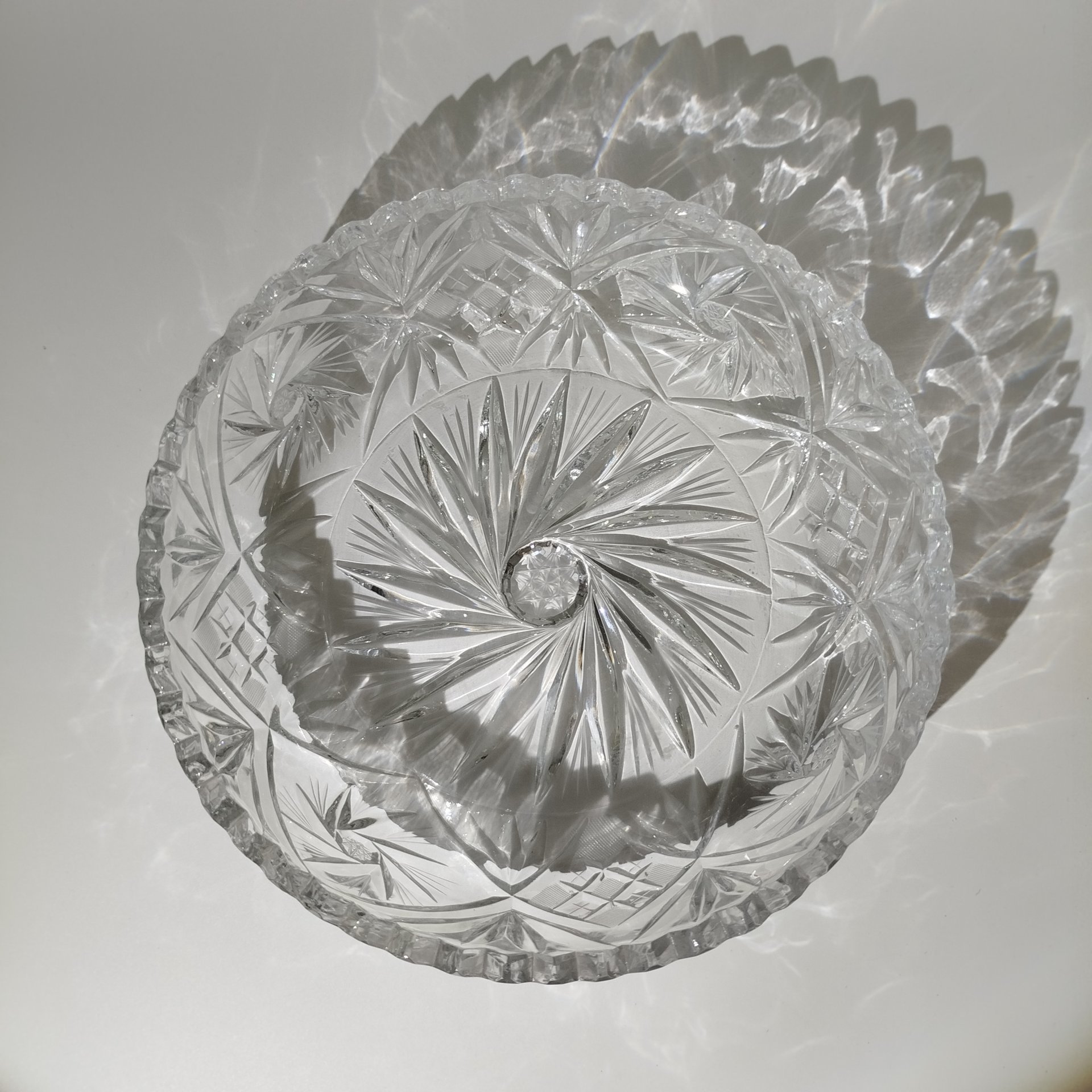 Салатник с резным декором, хрусталь, гранение, СССР, 1970-1980 гг.