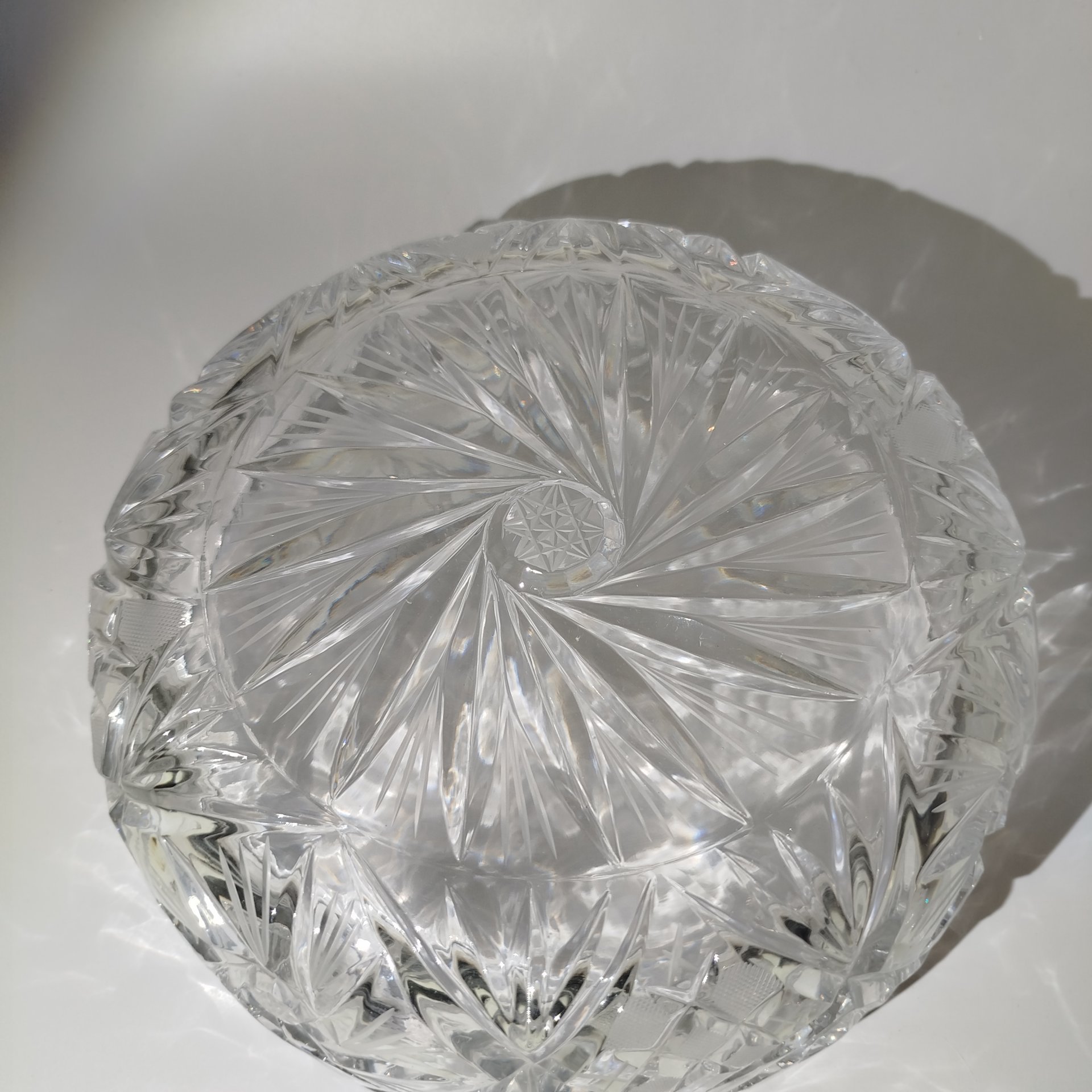 Салатник с резным декором, хрусталь, гранение, СССР, 1970-1980 гг.