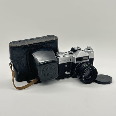 Фотоаппарат "Зенит-ЕТ" с объективом "Гелиос 44-2" в оригинальном кофре (не работает), Белорусское оптико-механическое объединение (БелОМО)