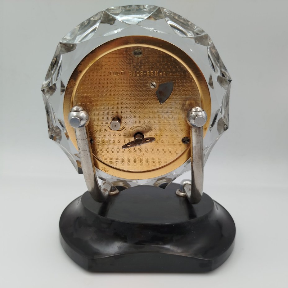 Часы настольные «Маяк», металл, хрусталь, пластик, Сердобский часовой завод «Маяк», СССР, 1960-1980 гг.