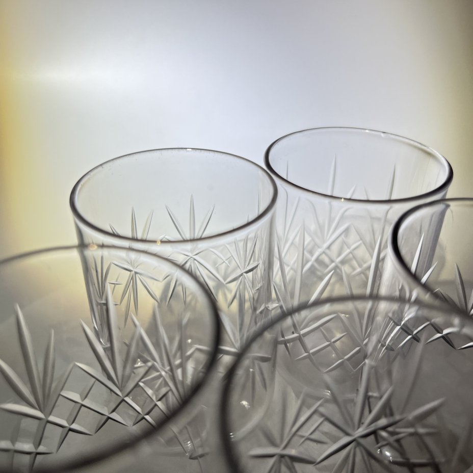 Набор из 5 стопок с резным геометрическим декором