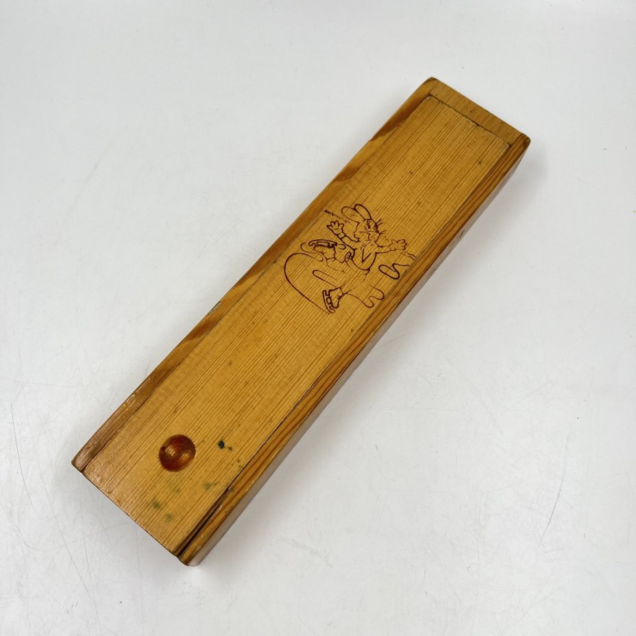 Футляр (пенал) "Зайка на коньках", дерево, выжигание, СССР, 1960-1990 гг.