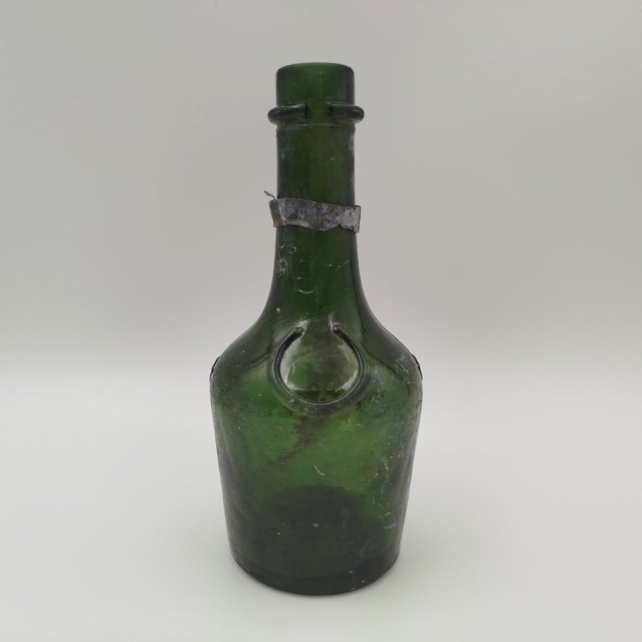 Бутылка из-под ликёра "Benedictine", стекло, Западная Европа, 1900-1940 гг.