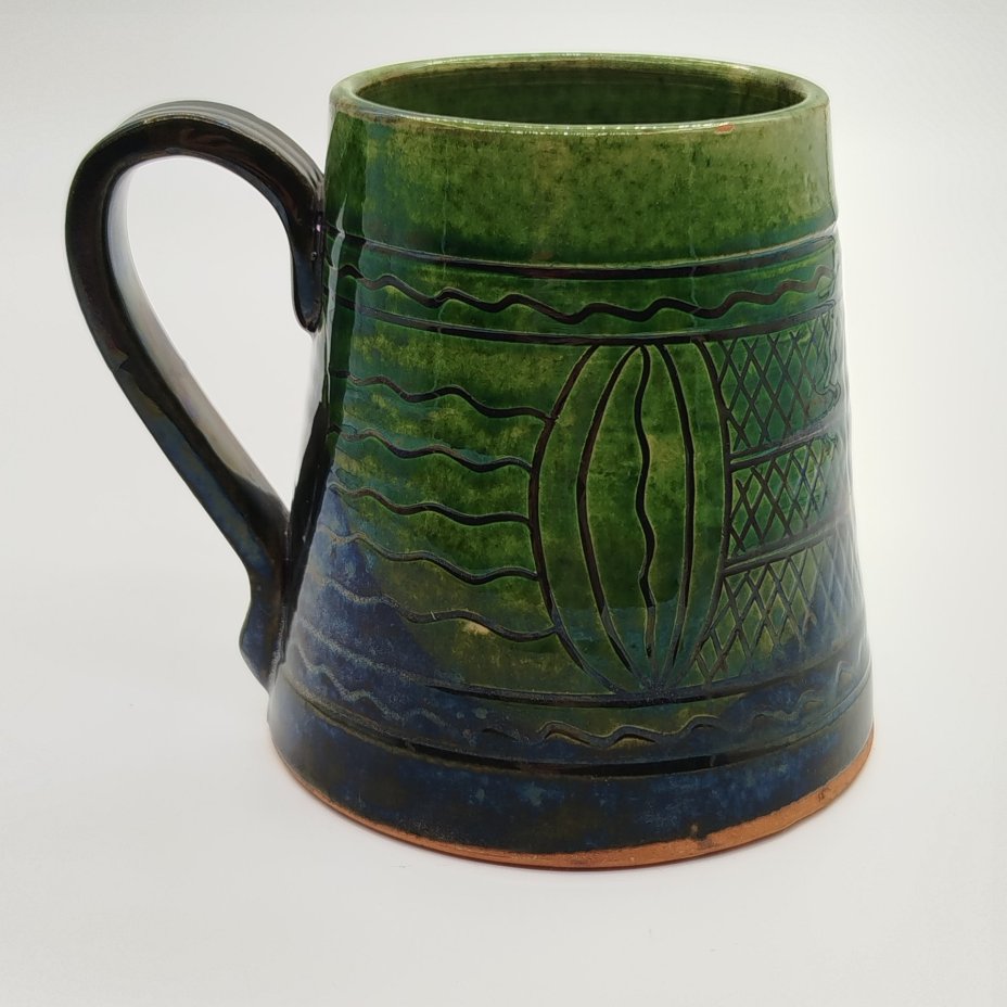 Кружка пивная зелёного цвета с рельефным растительным декором, керамика, глазурь, Европа, 1990-2010 гг.