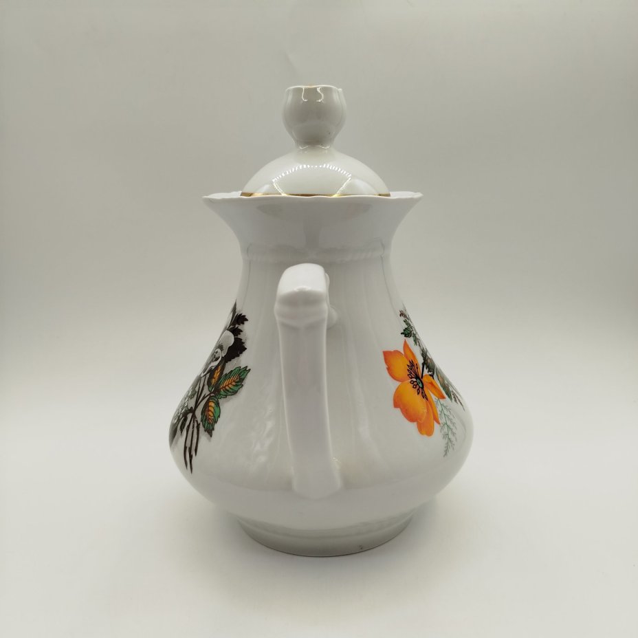 Чайник с растительным декором, фарфор, деколь, золочение, Краснодарский фарфорово-фаянсовый завод «Чайка», СССР, 1960-1992 гг.