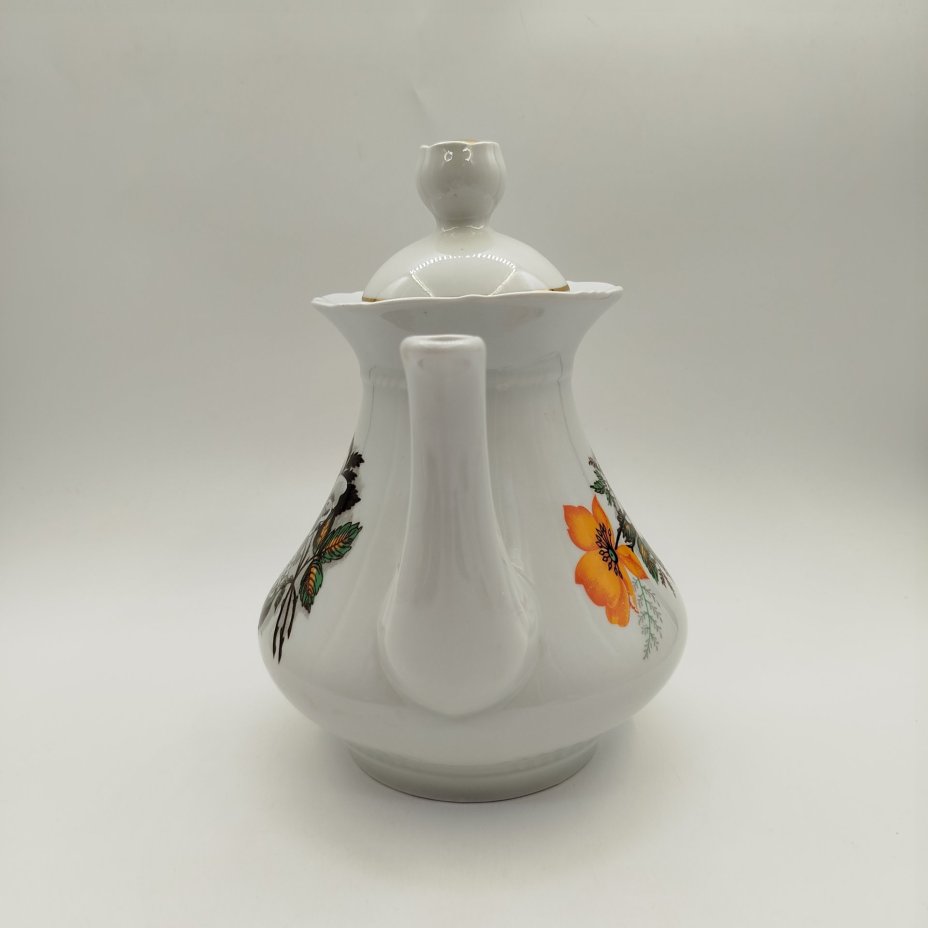 Чайник с растительным декором, фарфор, деколь, золочение, Краснодарский фарфорово-фаянсовый завод «Чайка», СССР, 1960-1992 гг.
