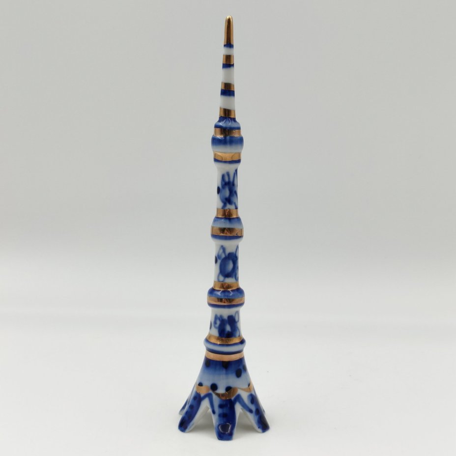 Статуэтка "Останкинская телебашня", фарфор, роспись, золочение, Объединение «Гжель», Российская Федерация, 1991-2020 гг.