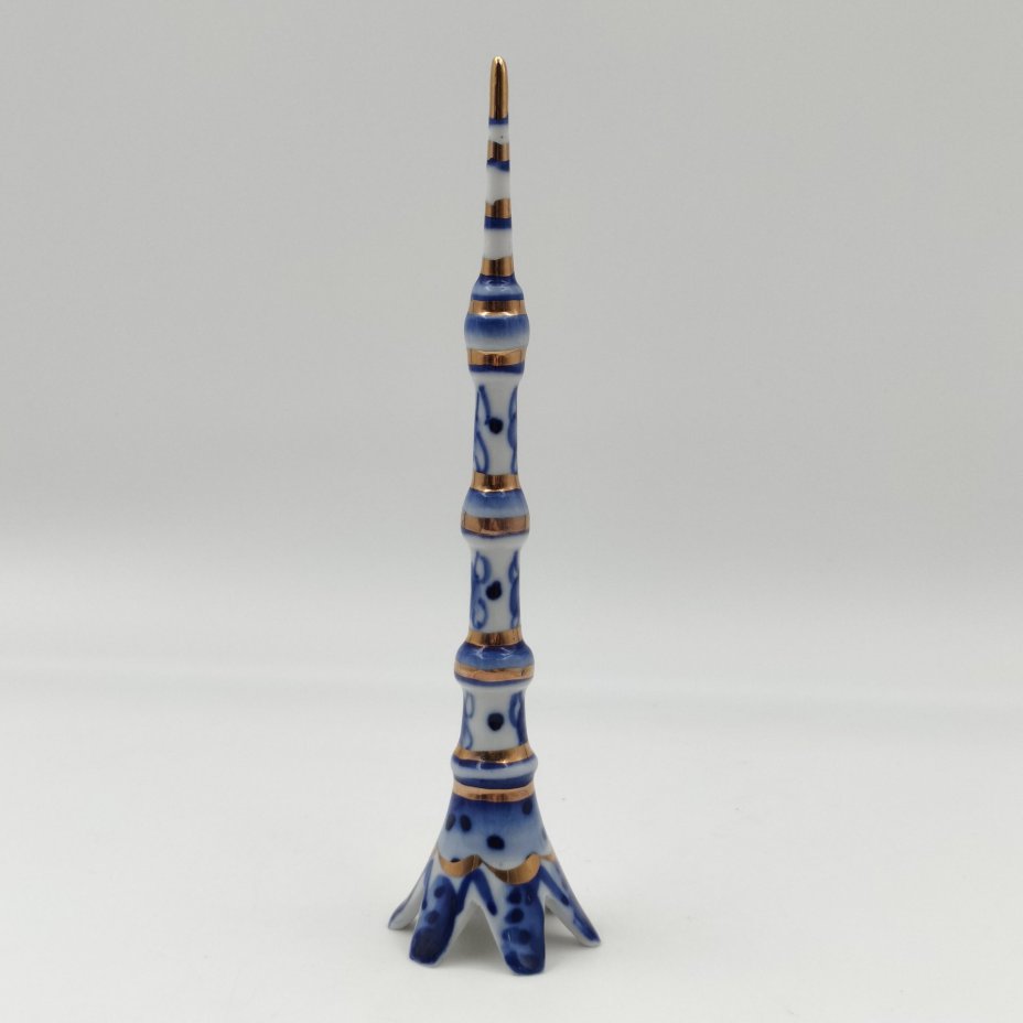 Статуэтка "Останкинская телебашня", фарфор, роспись, золочение, Объединение «Гжель», Российская Федерация, 1991-2020 гг.