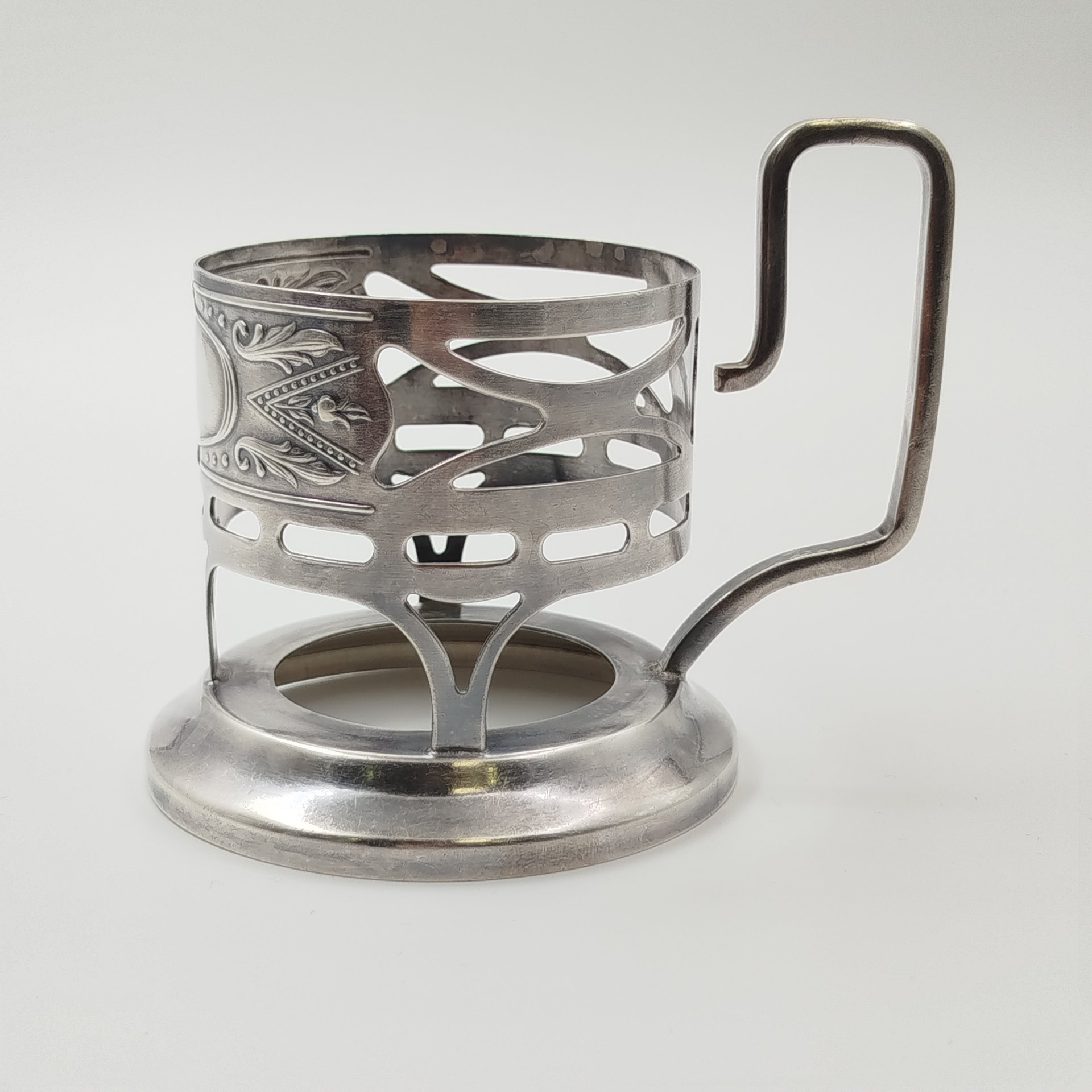 Подстаканник в стиле Модерн, мНЦ (медь-никель-цинк), Киевский завод столовых приборов и посуды им. Дзержинского (ЗiД, ЗиД), СССР, 1950-1962 гг.