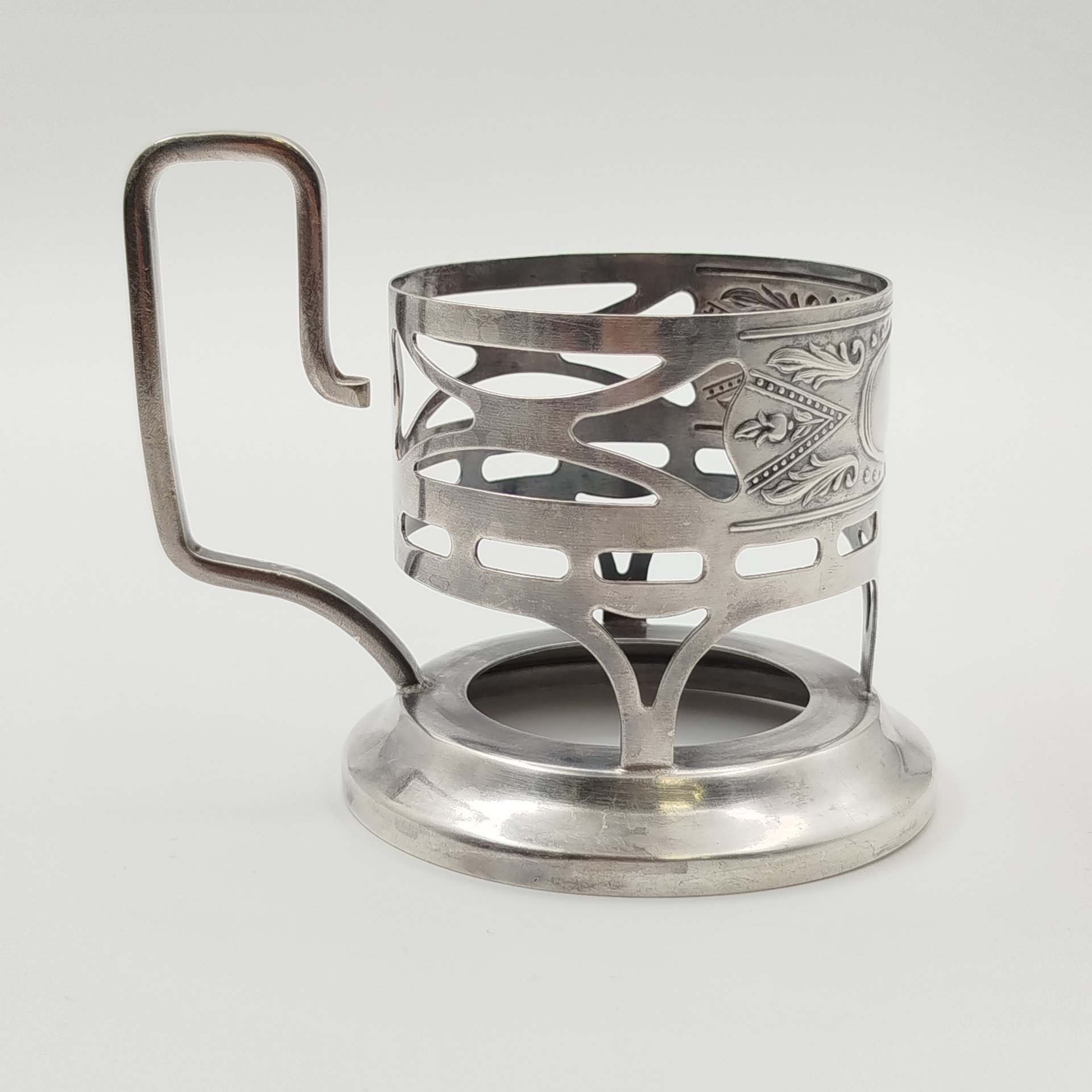 Подстаканник в стиле Модерн, мНЦ (медь-никель-цинк), Киевский завод столовых приборов и посуды им. Дзержинского (ЗiД, ЗиД), СССР, 1950-1962 гг.