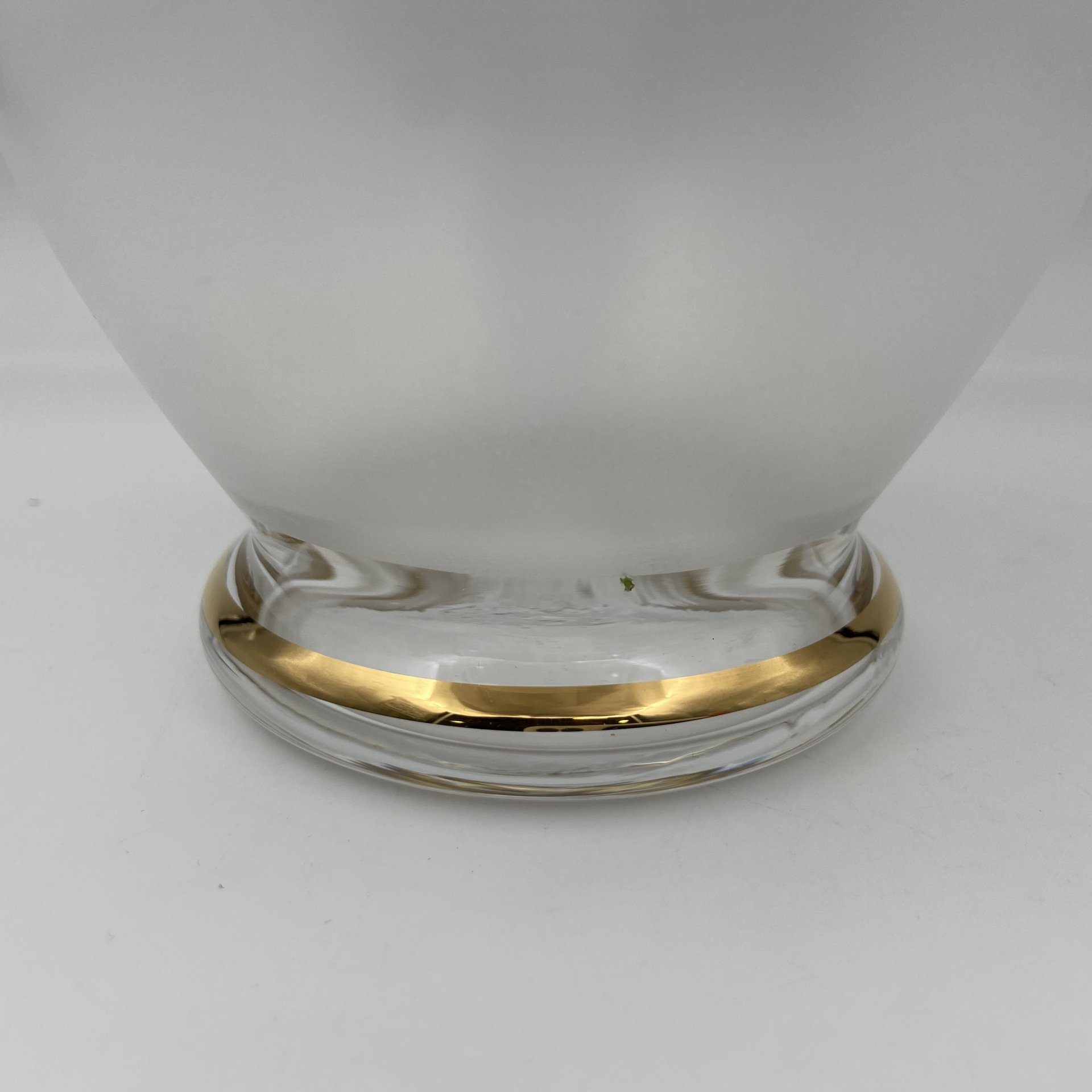 Ваза "Золотая бабочка", стекло, матирование, золочение, Чехия, 1995-2015 гг.