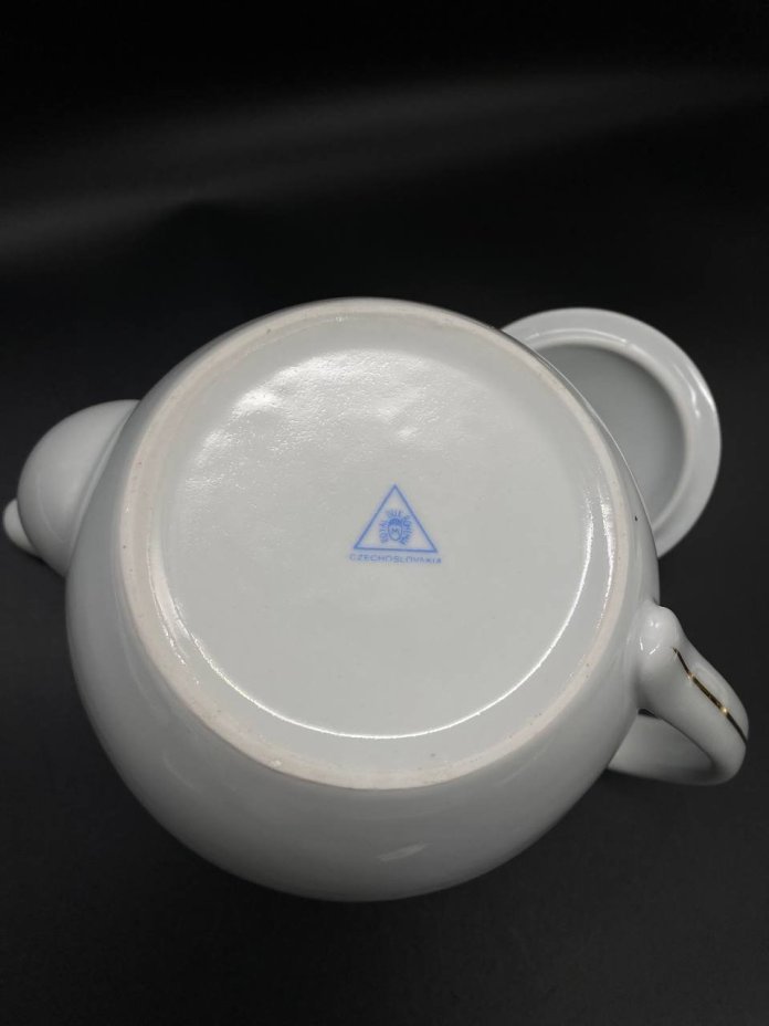 Чайник заварочный с цветочным декором, фарфор, деколь, золочение, Royal Dux