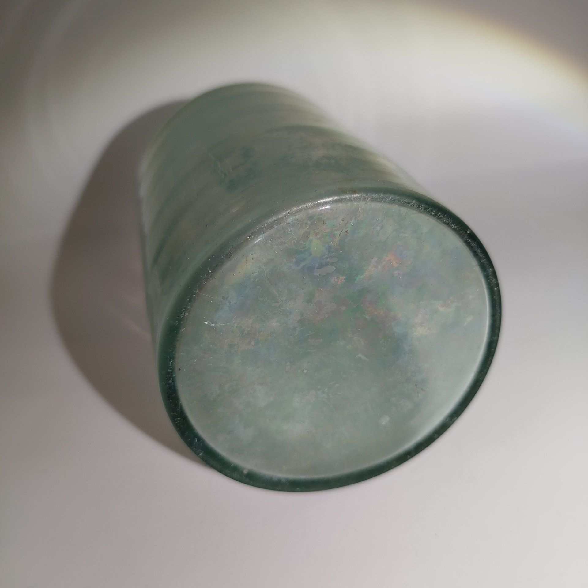 Бутыль с округлым туловом