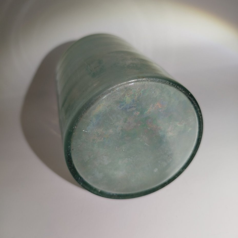 Бутыль с округлым туловом