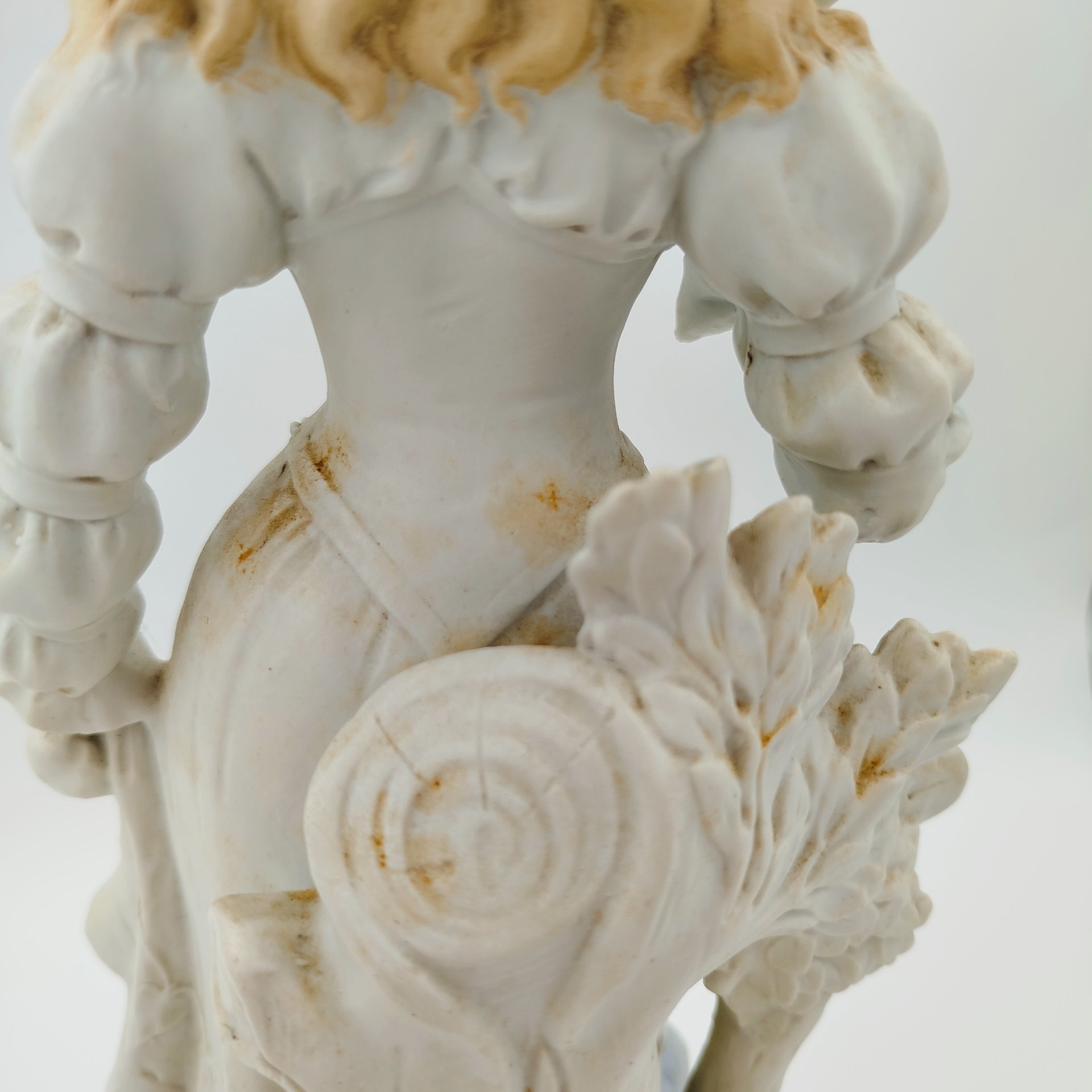 Статуэтка "Девушка с веером", фарфор, роспись, Западная Европа, 1930-1950 гг.