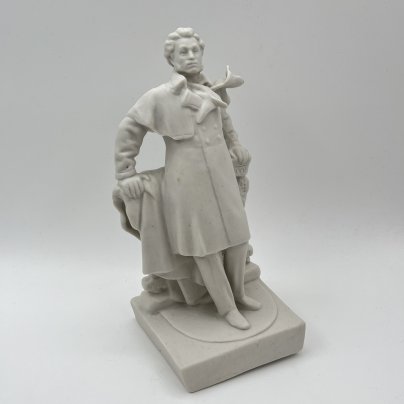 Статуэтка «А.С. Пушкин», автор модели Лысенко М.Г., бисквит, Полонский завод художественной керамики (Полонное ЗХК), СССР, 1950-1970 гг.