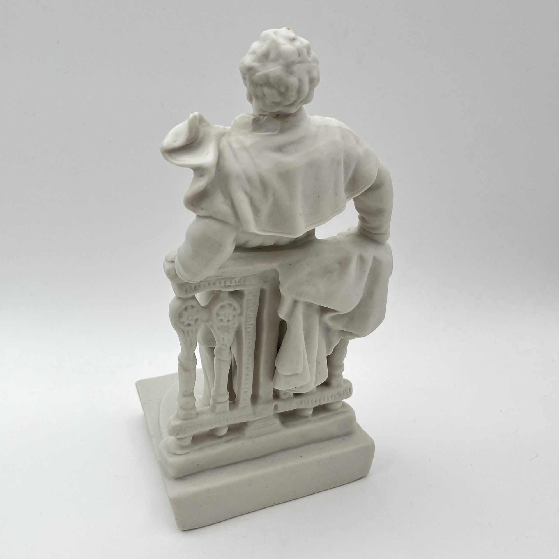 Статуэтка «А.С. Пушкин», автор модели Лысенко М.Г., бисквит, Полонский завод художественной керамики (Полонное ЗХК), СССР, 1950-1970 гг.