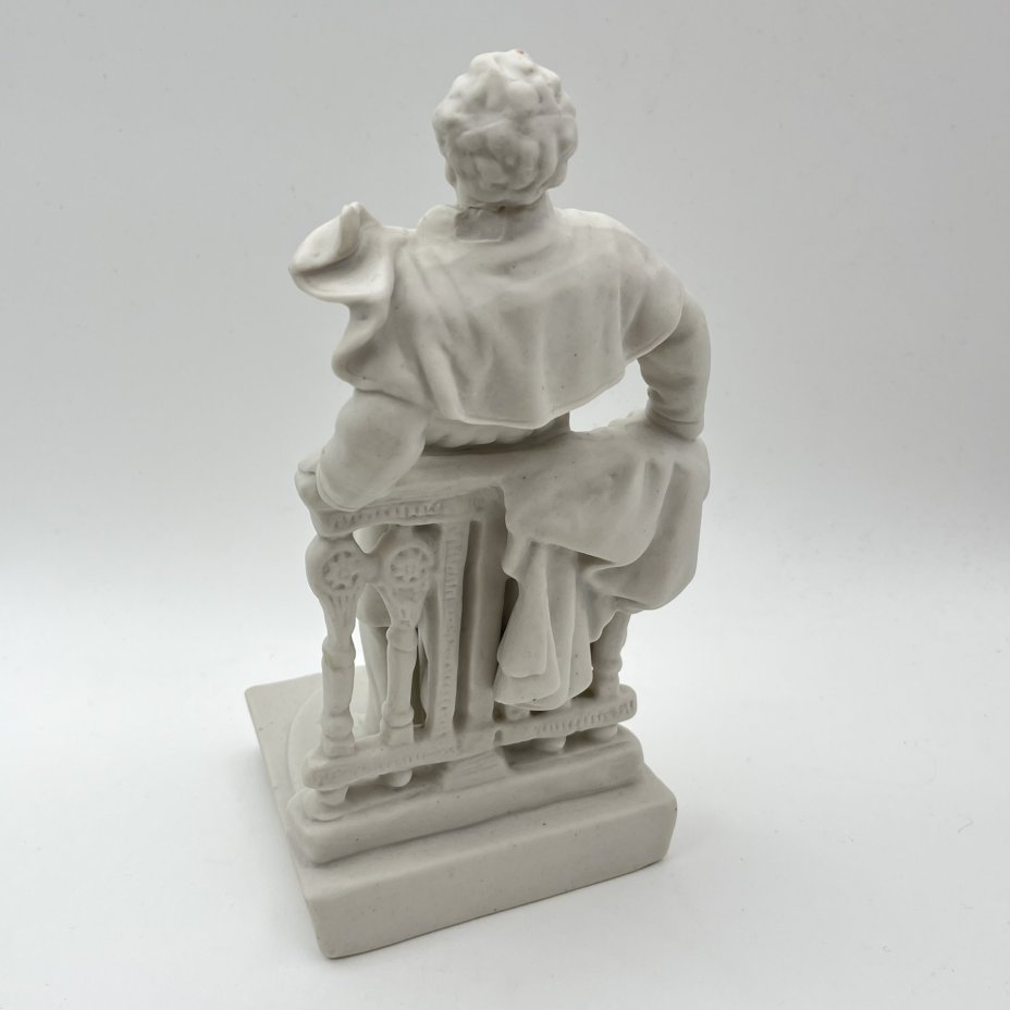 Статуэтка «А.С. Пушкин», автор модели Лысенко М.Г., бисквит, Полонский завод художественной керамики (Полонное ЗХК), СССР, 1950-1970 гг.