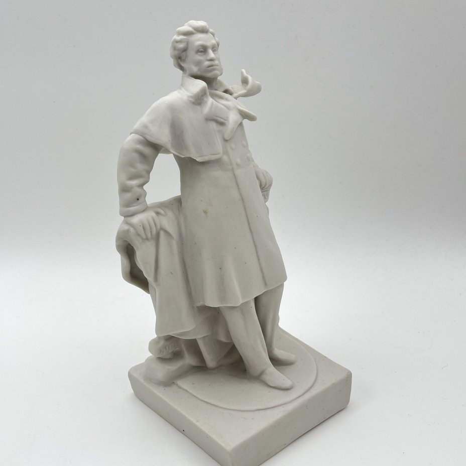 Статуэтка «А.С. Пушкин», автор модели Лысенко М.Г., бисквит, Полонский завод художественной керамики (Полонное ЗХК), СССР, 1950-1970 гг.