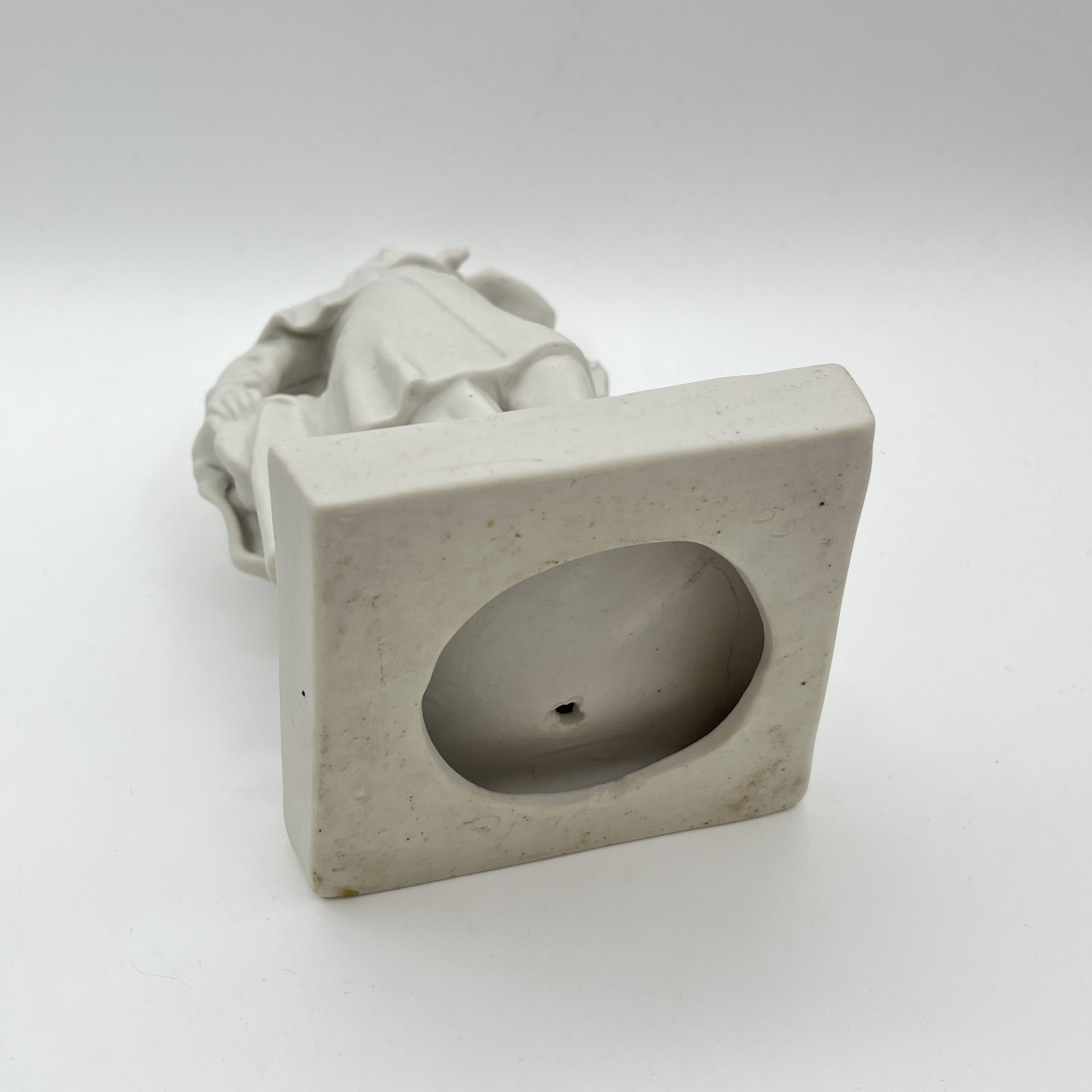 Статуэтка «А.С. Пушкин», автор модели Лысенко М.Г., бисквит, Полонский завод художественной керамики (Полонное ЗХК), СССР, 1950-1970 гг.