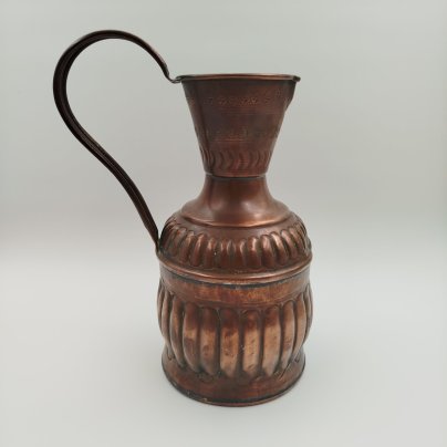 Кувшин декоративный с рельефным туловом, медь, Азия, 1970-1990 гг.