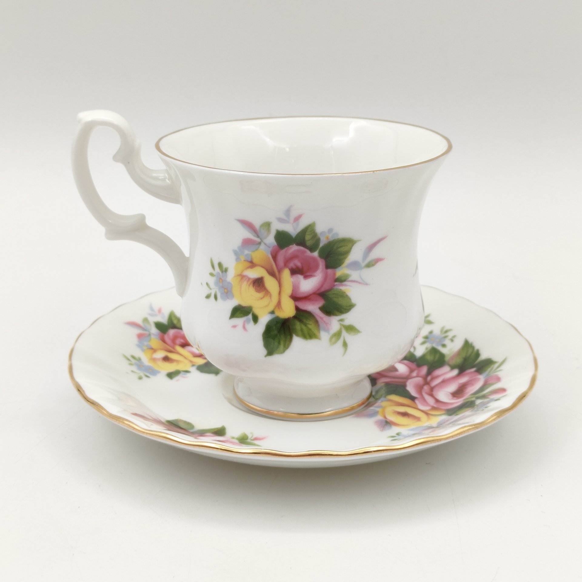 Кофейная пара с ярким цветочным декором  Westbury (Summertime series), Royal Albert