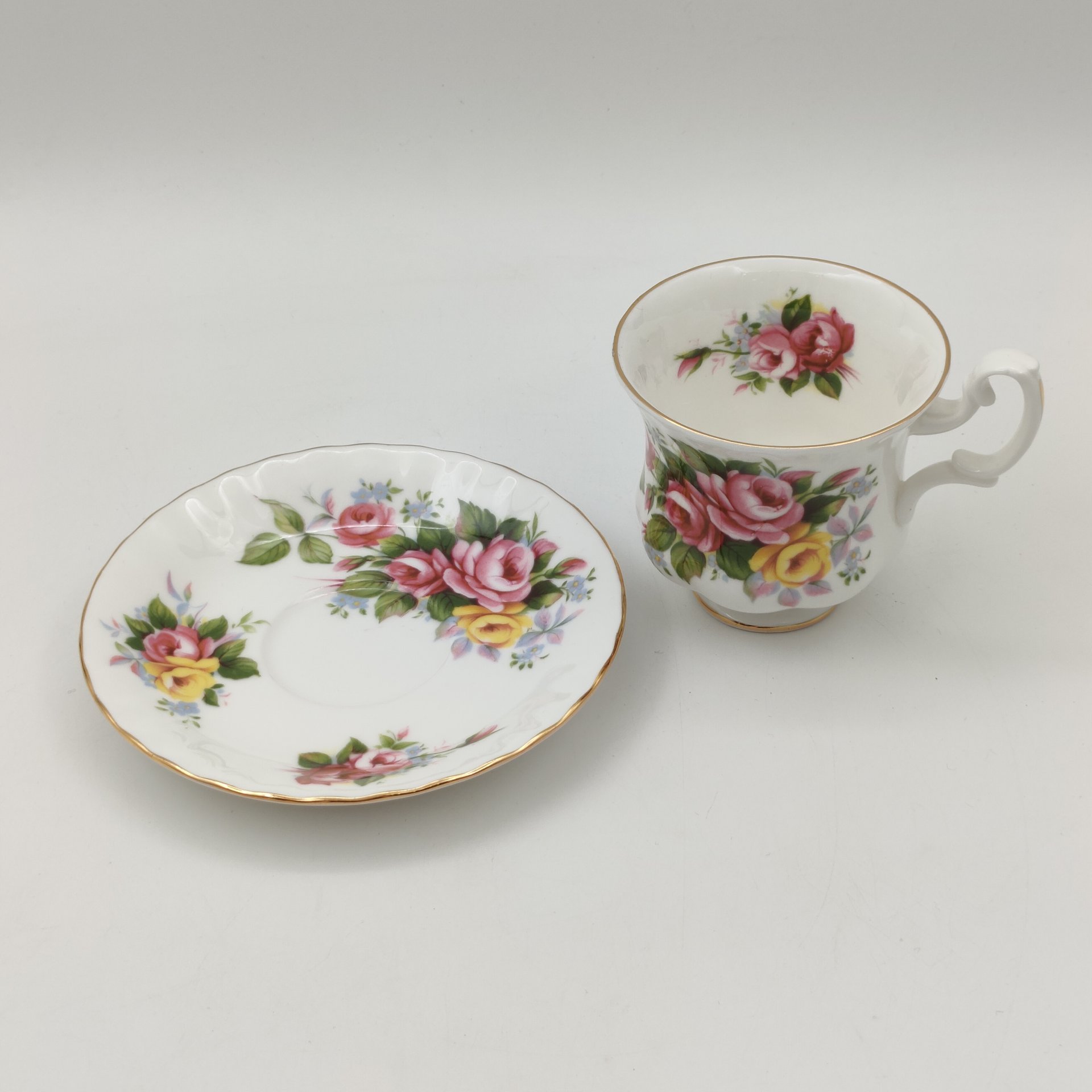Кофейная пара с ярким цветочным декором  Westbury (Summertime series), Royal Albert