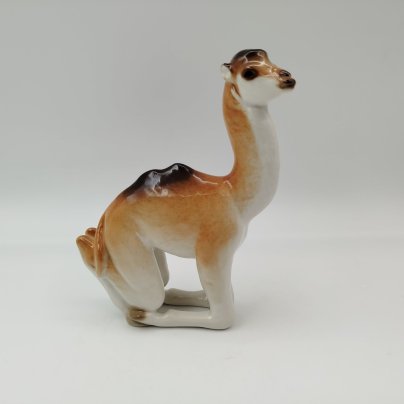 Статуэтка "Верблюд", фарфор, аэрография, Ленинградский фарфоровый завод (ЛФЗ), СССР, 1970-1992 гг.