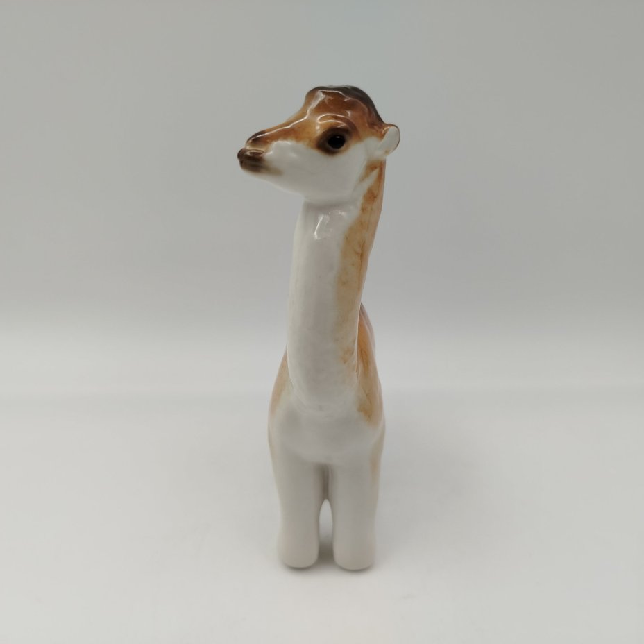 Статуэтка "Верблюд", фарфор, аэрография, Ленинградский фарфоровый завод (ЛФЗ), СССР, 1970-1992 гг.